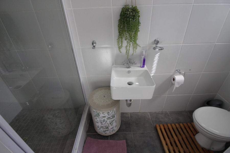 4 Bedroom Property for Sale in Noorsekloof Eastern Cape